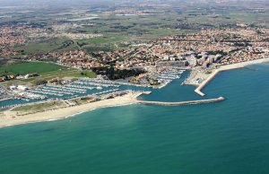 11 x 4.5 Metro Ormeggio Port de Saint Cyprien In Vendita