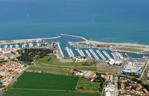 11 x 4.5 Metro Ormeggio Port de Saint Cyprien In Vendita