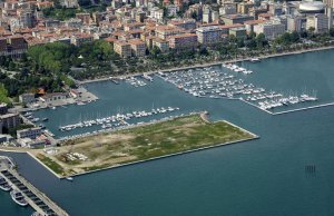 125 x 22 Metro Ormeggio Port Mirabello Porto Turistico, La Spezia