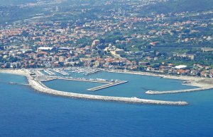 8 x 3 Metro Ormeggio Porto Turistico Di Loano In Vendita