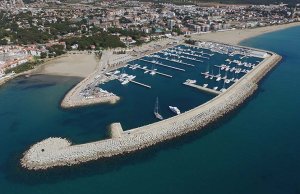 8 x 3 Metro Ormeggio Roda de Bara Porto Turistico In Vendita