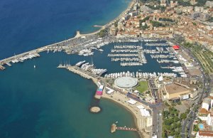 8 x 3 Metro Ormeggio Le Vieux - Port De Cannes Porto Turistico In Vendita