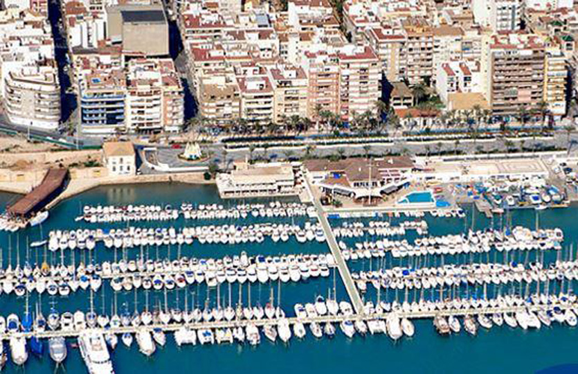 Real Club Náutico Torrevieja Porto turistico  - Ormeggi e posti barca