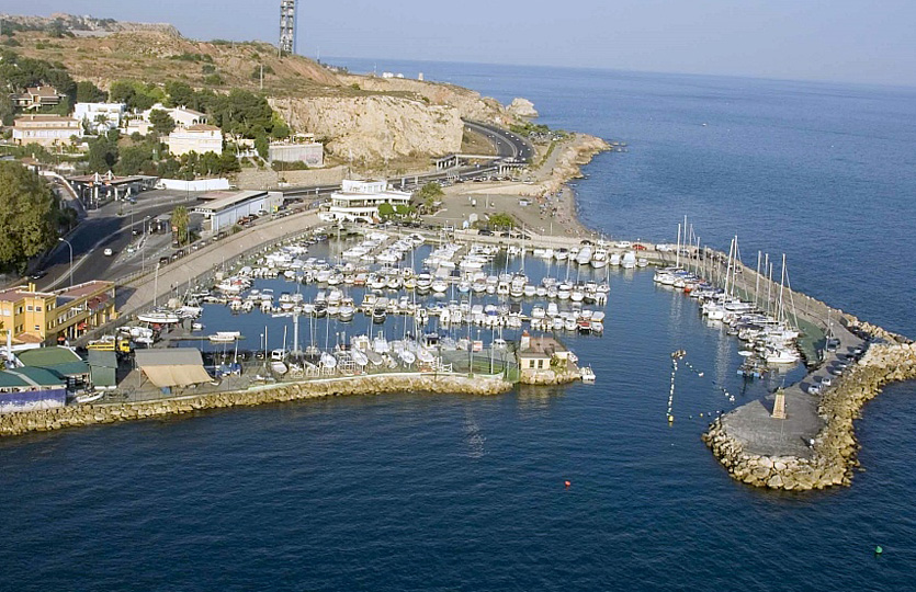 Club Nautico El Candado Porto turistico - Ormeggi e posti barca