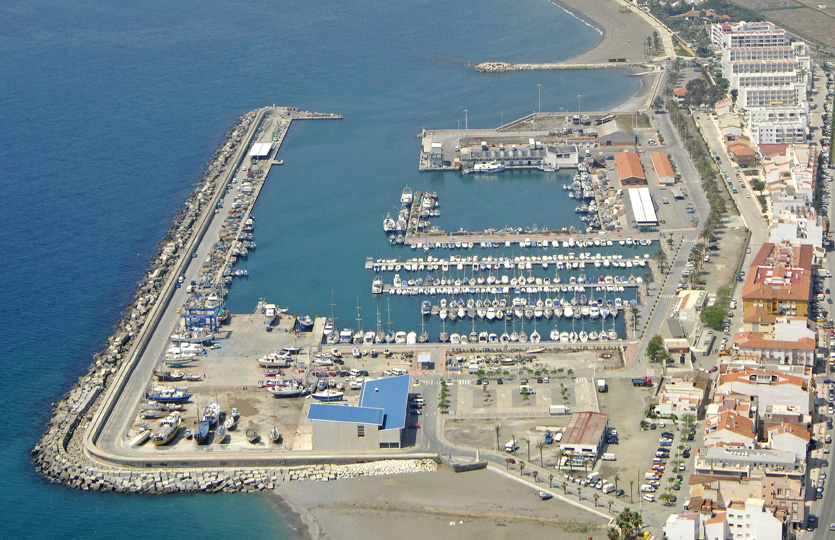 Puerto Caleta de Vélez Porto turistico - Ormeggi e posti barca