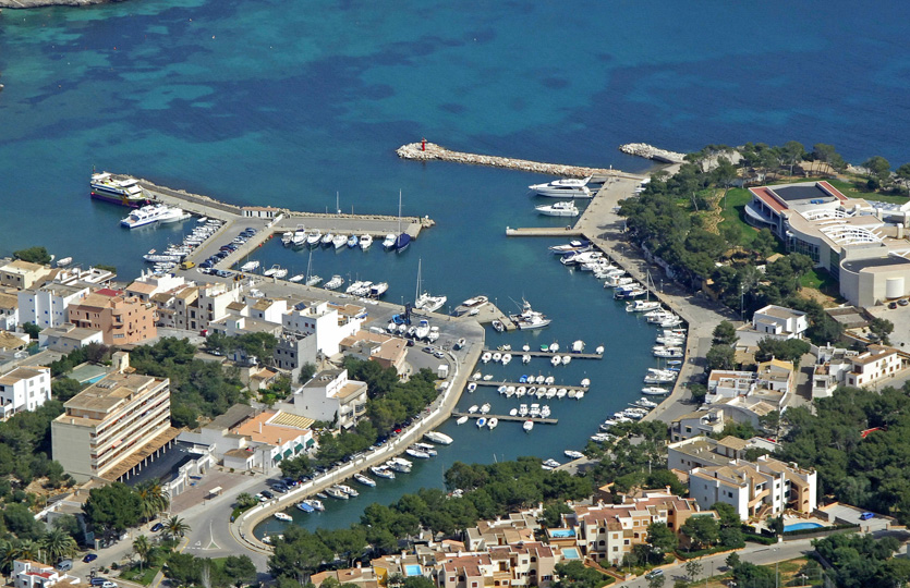 Real Club Nautico Porto Petro Porto turistico - Ormeggi e posti barca