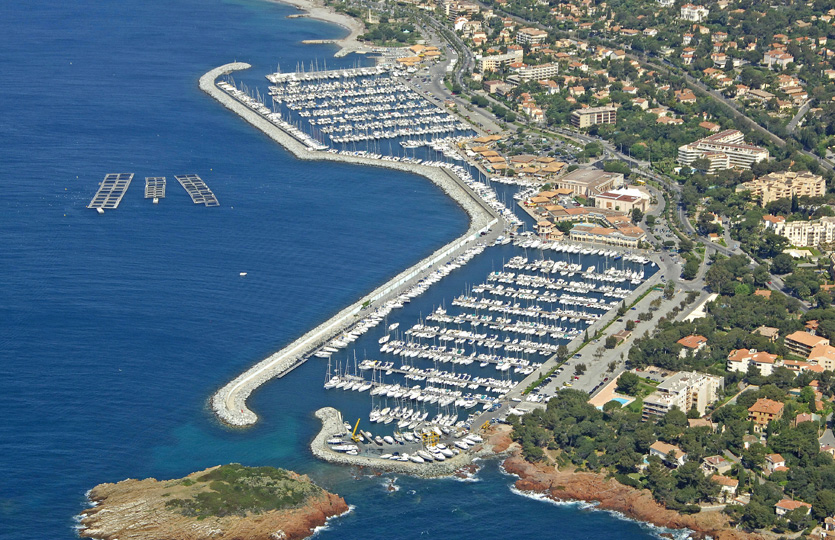 Port of Santa Lucia St Raphael - Ormeggi e posti barca